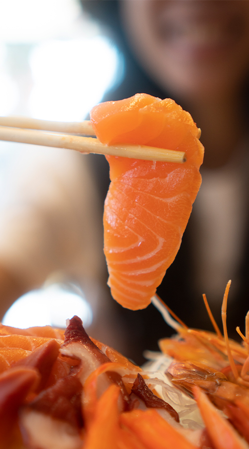 carne de pescado cruda y fresca de sashimi